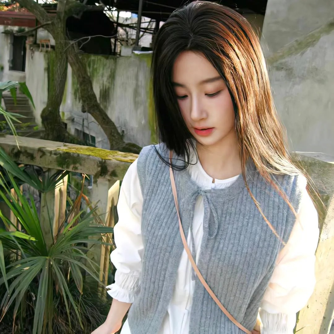 威风凛凛的她$你的深情我不配