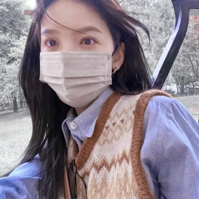 玫瑰陷入火焰里